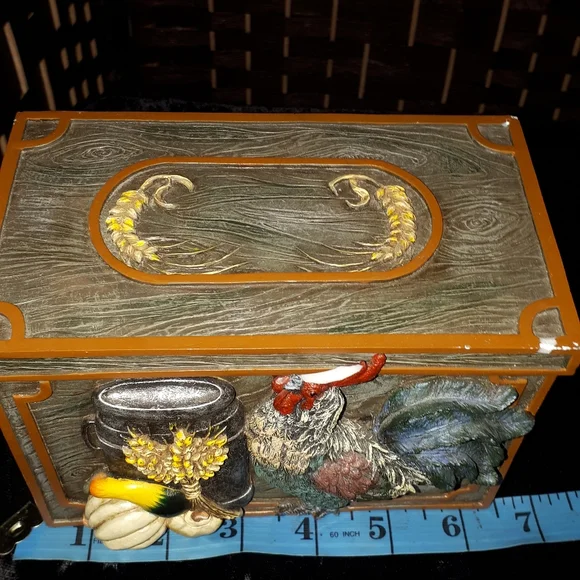 Rooster Rustic Style Box - Picture 2 of 6